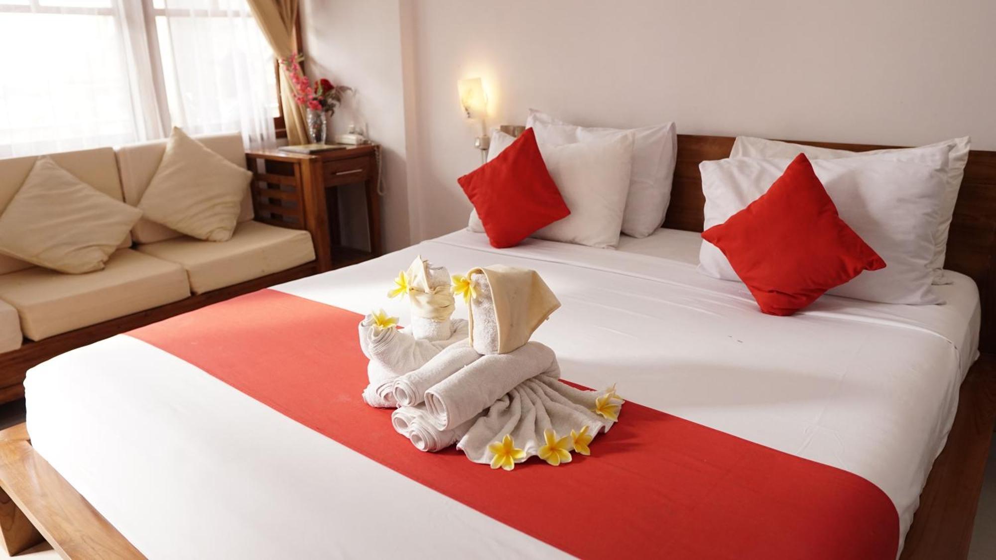 Grand Raka Homestay โลวินา ภายนอก รูปภาพ