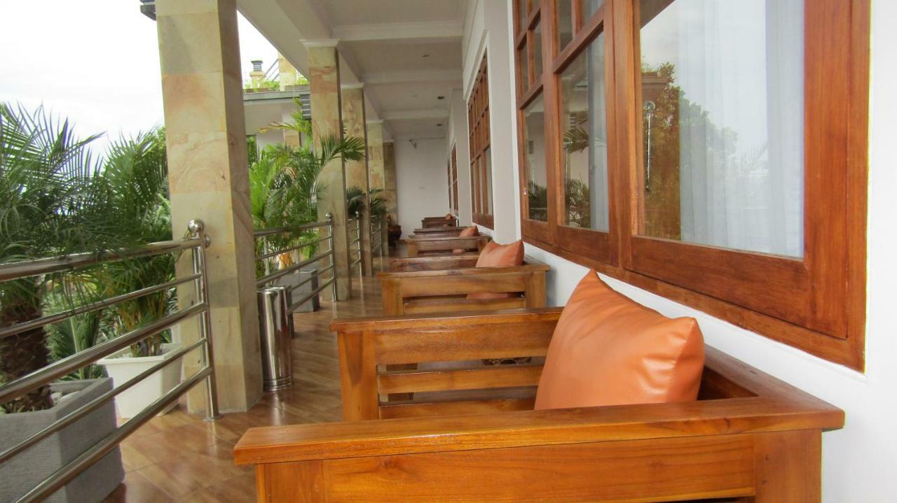 Grand Raka Homestay โลวินา ภายนอก รูปภาพ